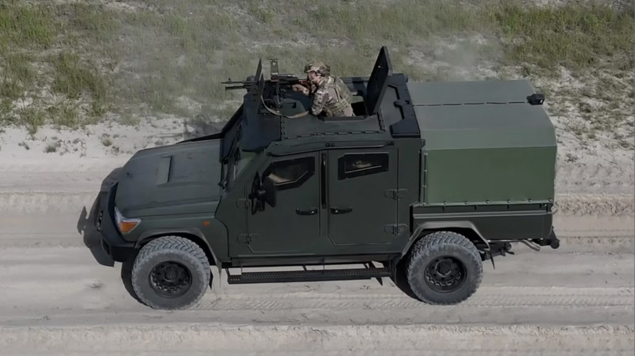 The Japanese Ground Self Defense Force is looking for a light armoured vehicle – and Toyota Landcruiser and Isuzu Dmax are in the mix. ⬇️